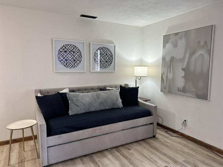 Capital Suite On 6Th Street - King Bed / Downtown! Springfield Ngoại thất bức ảnh